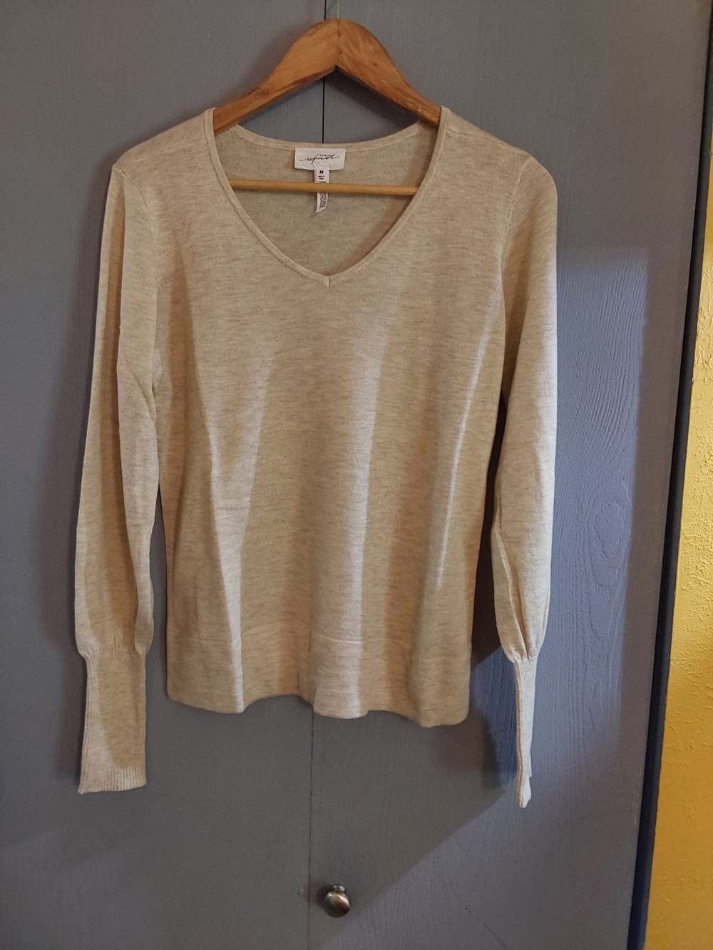 Soma cream knit V-neck lightweight sweater